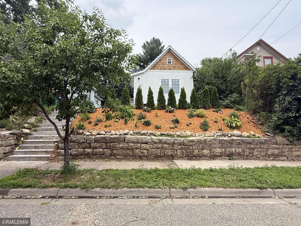 Photo of 610 Wilkins Street W, Stillwater, MN 55082 (MLS # 6801720)