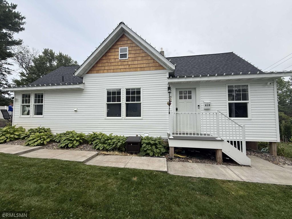 Photo of 610 Wilkins Street W, Stillwater, MN 55082 (MLS # 6801720)