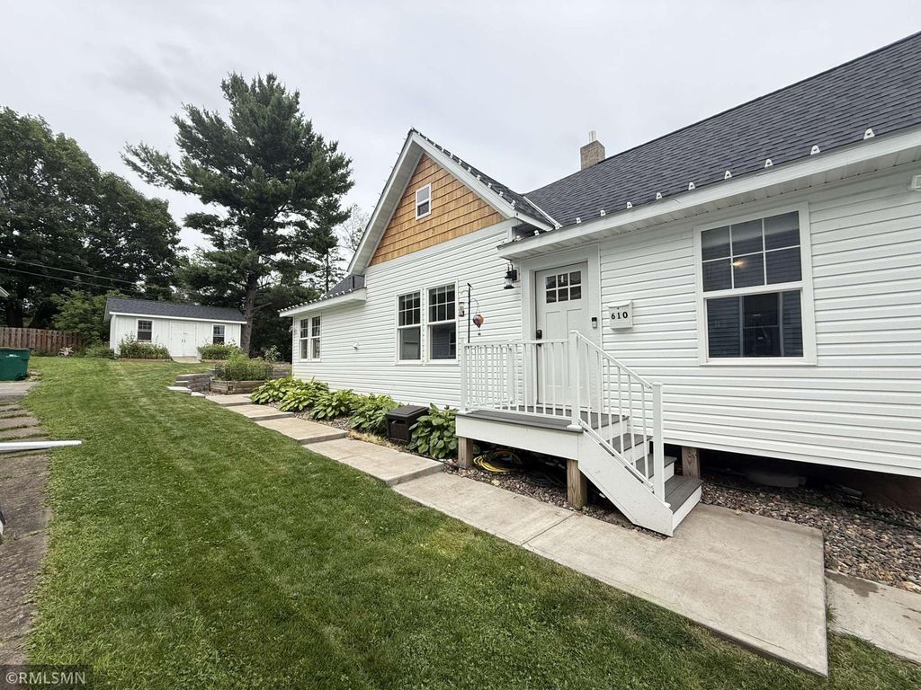 Photo of 610 Wilkins Street W, Stillwater, MN 55082 (MLS # 6801720)