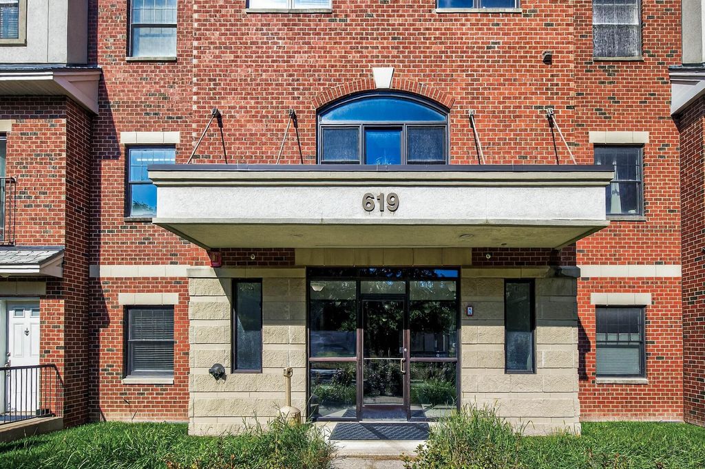 Photo of 619 8th Street SE #315, Minneapolis, MN 55414 (MLS # 7001145)