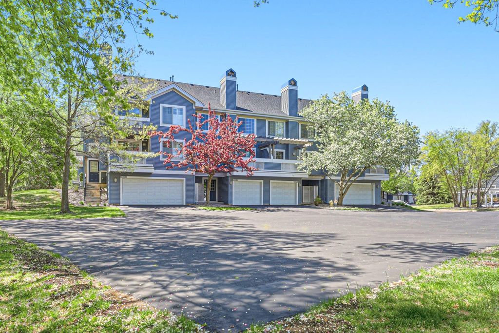 Photo of 15615 24th Avenue N #F, Plymouth, MN 55447 (MLS # 7066267)