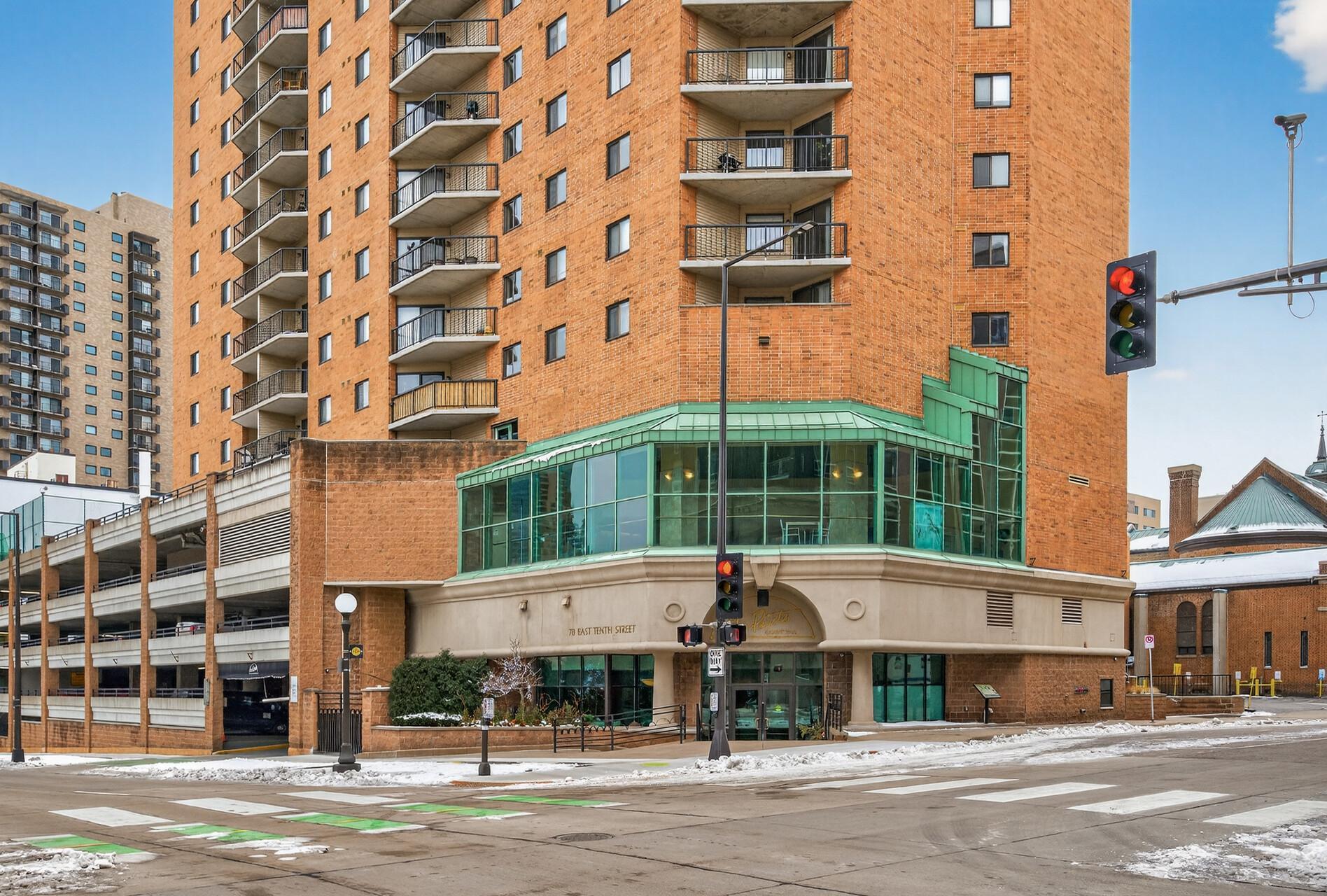 78 10th Street E 401