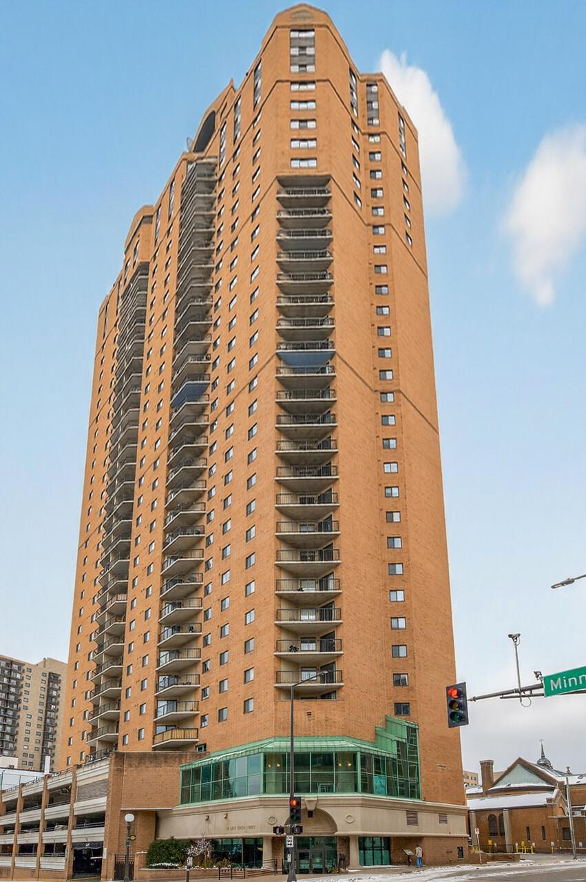 78 10th Street E 401