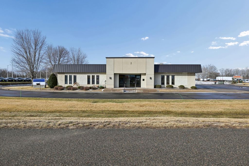 Photo of 700 Highway 55 E, Buffalo, MN 55313 (MLS # 7035166)