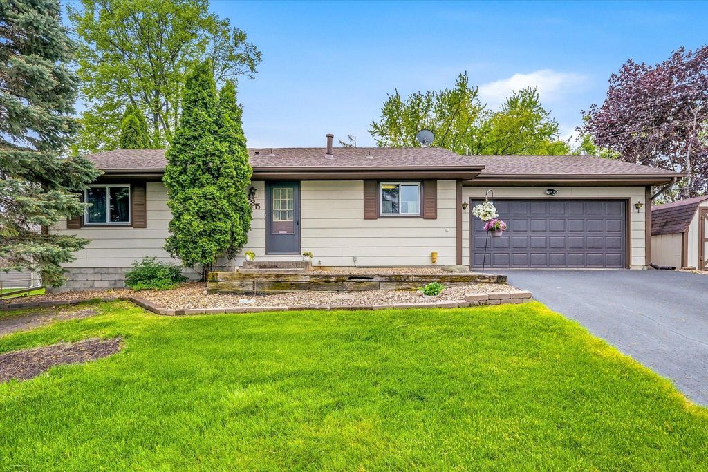 Photo of 8435 Shadyview Lane N, Maple Grove, MN 55311 (MLS # 7001402)