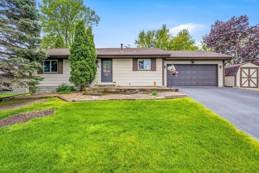 Photo of 8435 Shadyview Lane N, Maple Grove, MN 55311 (MLS # 7001402)