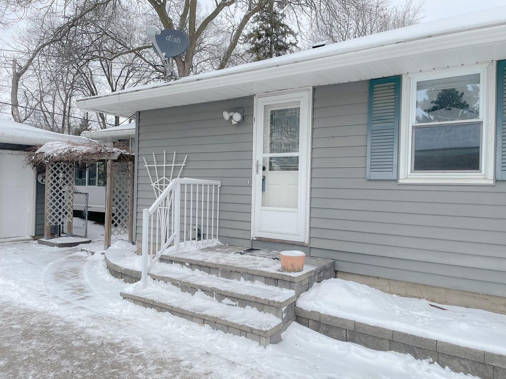 Photo of 1626 Pine Street, Hastings, MN 55033 (MLS # 7002244)