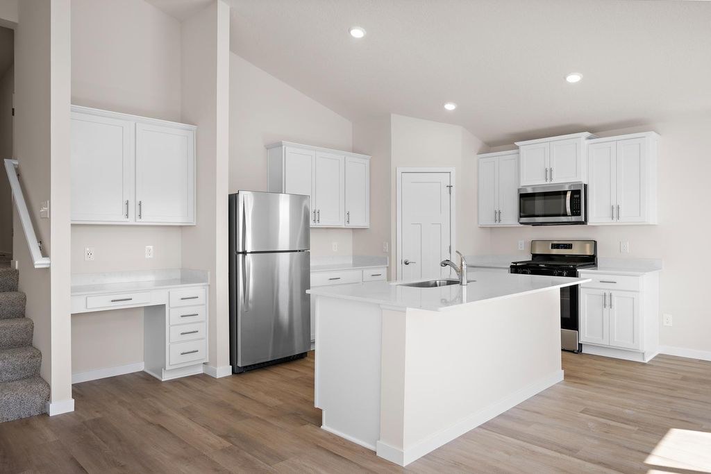 Photo of 606 Redwood Loop N, Cambridge, MN 55008 (MLS # 7032165)