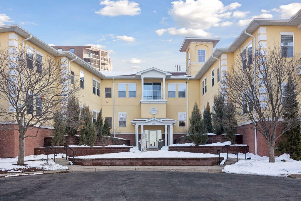 Photo of 6701 Lake Shore Drive S #101, Richfield, MN 55423 (MLS # 7040434)