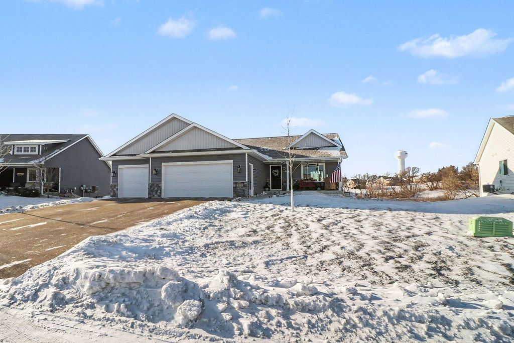 Photo of 913 Mulberry Avenue NE, Montgomery, MN 56069 (MLS # 7012033)