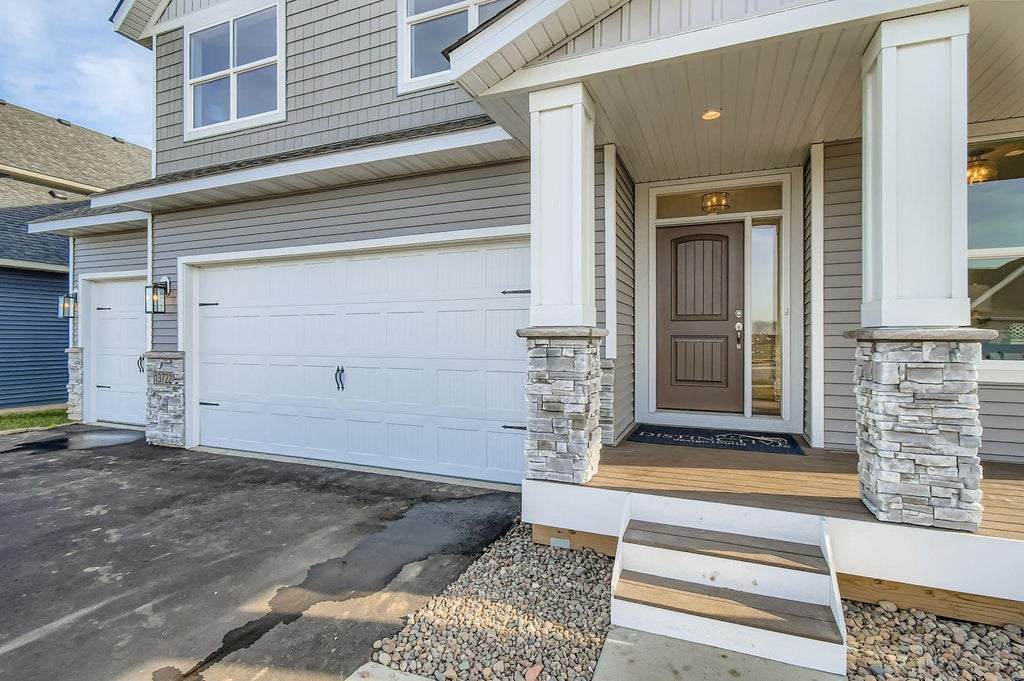 Photo of 13722 Arrowhead Way Way, Rosemount, MN 55068 (MLS # 7123859)