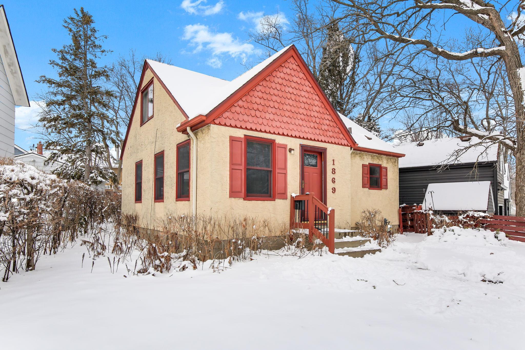 1869 Chelton Avenue W