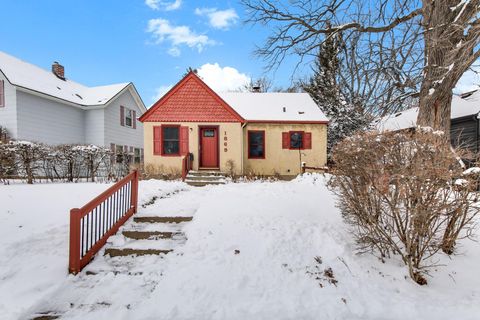 1869 Chelton Avenue W Saint Paul MN 55104