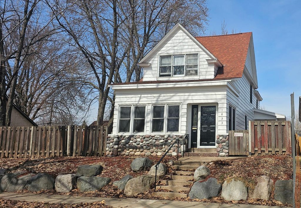 Photo of 1833 Hawthorne Avenue E, Saint Paul, MN 55119 (MLS # 7043681)