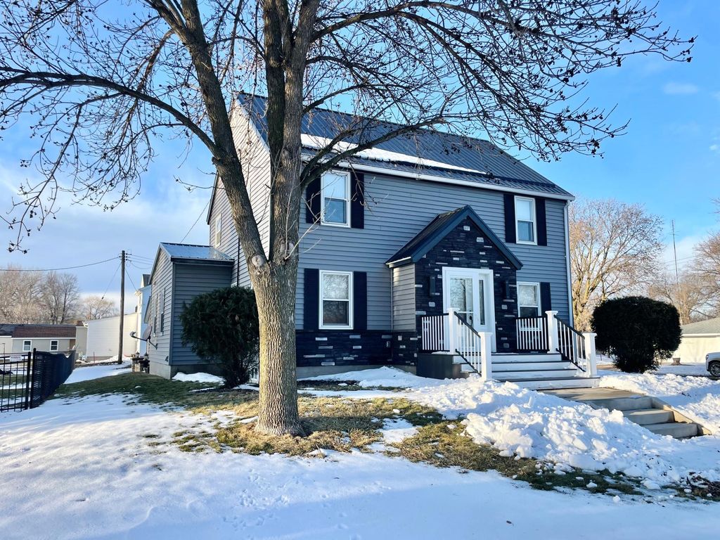 Photo of 411 Vernon Avenue, Morgan, MN 56266 (MLS # 7006420)