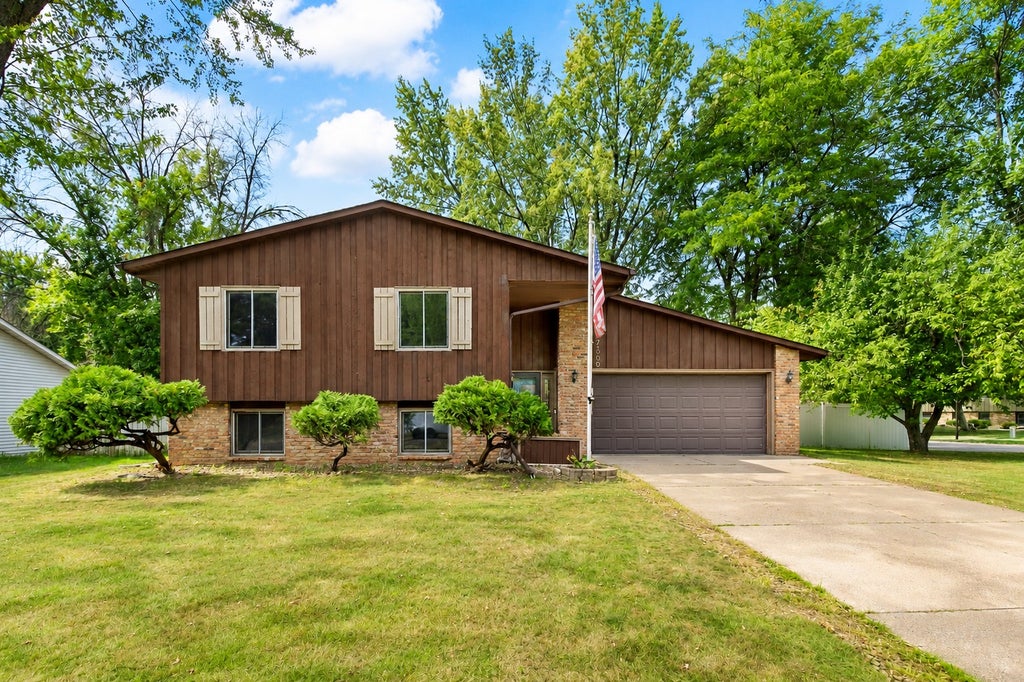 Photo of 7300 Illies Avenue S, Cottage Grove, MN 55016 (MLS # 7156549)