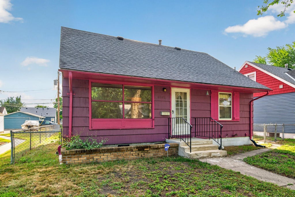 Photo of 5242 James Avenue N, Minneapolis, MN 55430 (MLS # 7144672)