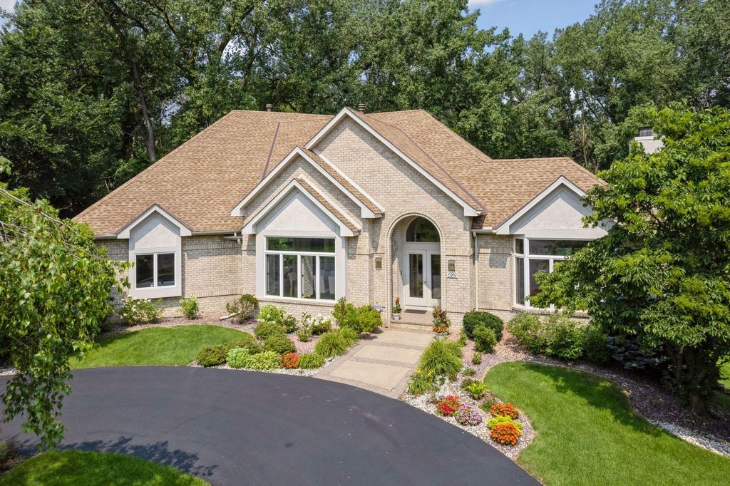 Photo of 689 Brookside Lane, Mendota Heights, MN 55118 (MLS # 7071221)
