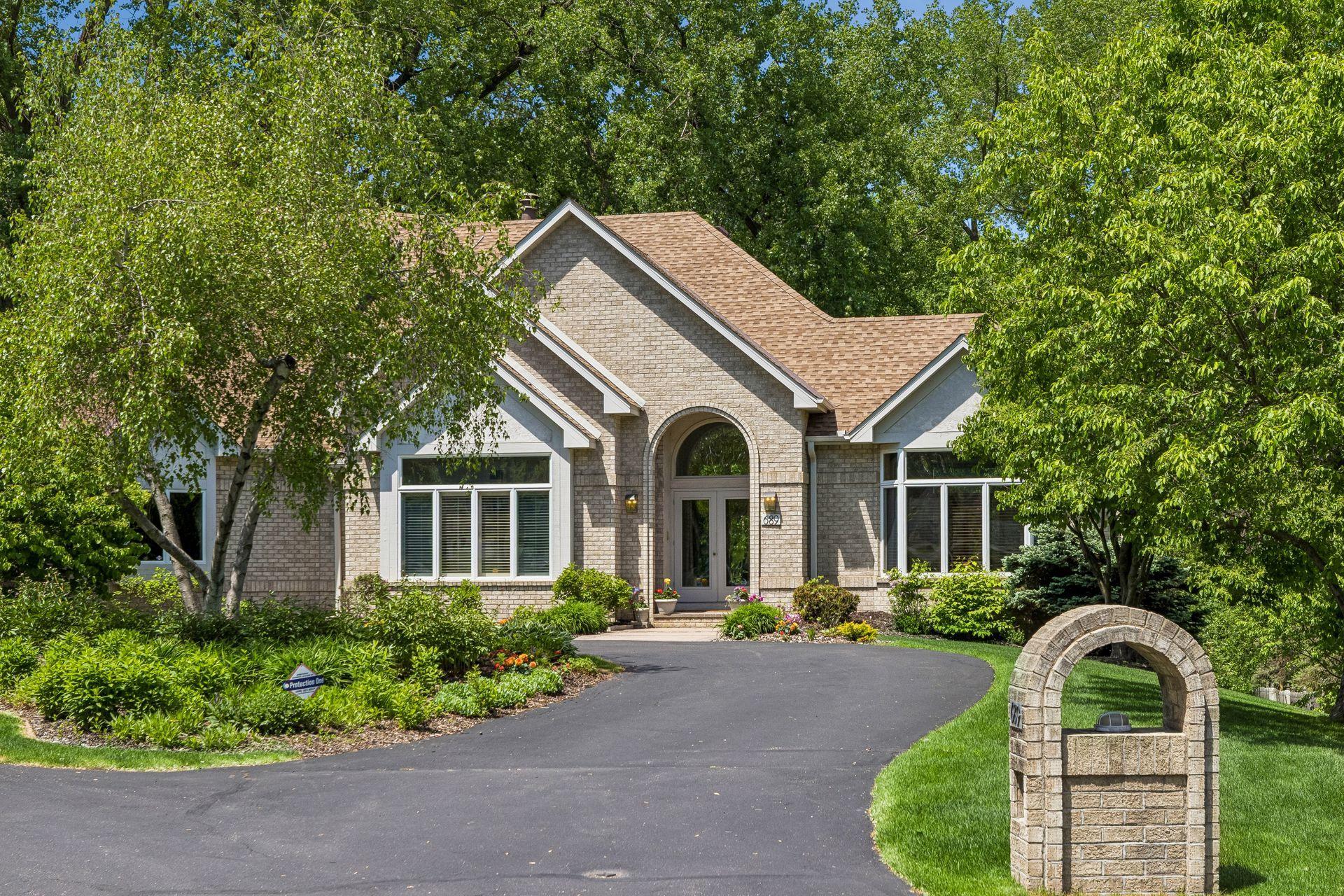 689 Brookside Lane