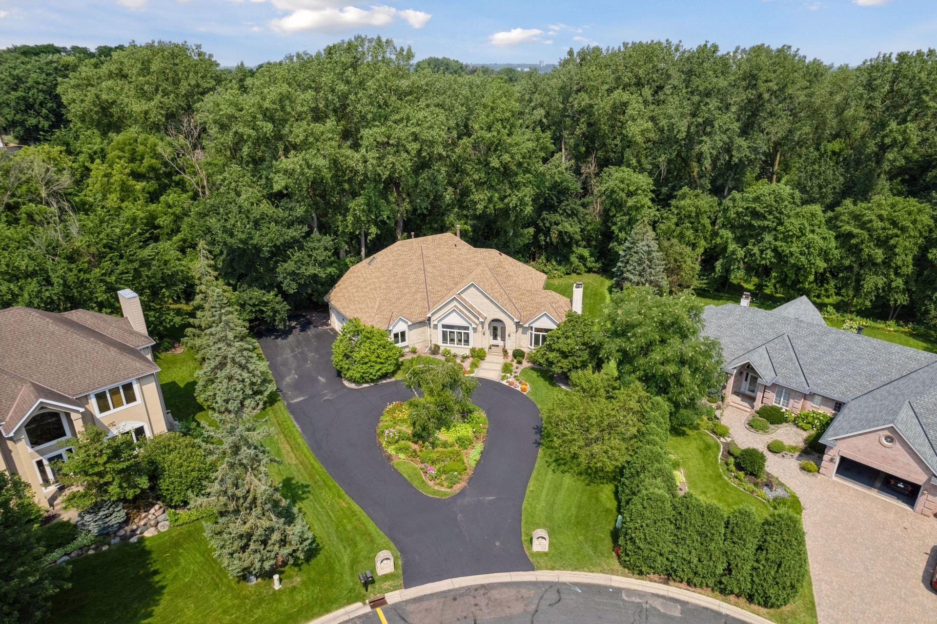 689 Brookside Lane