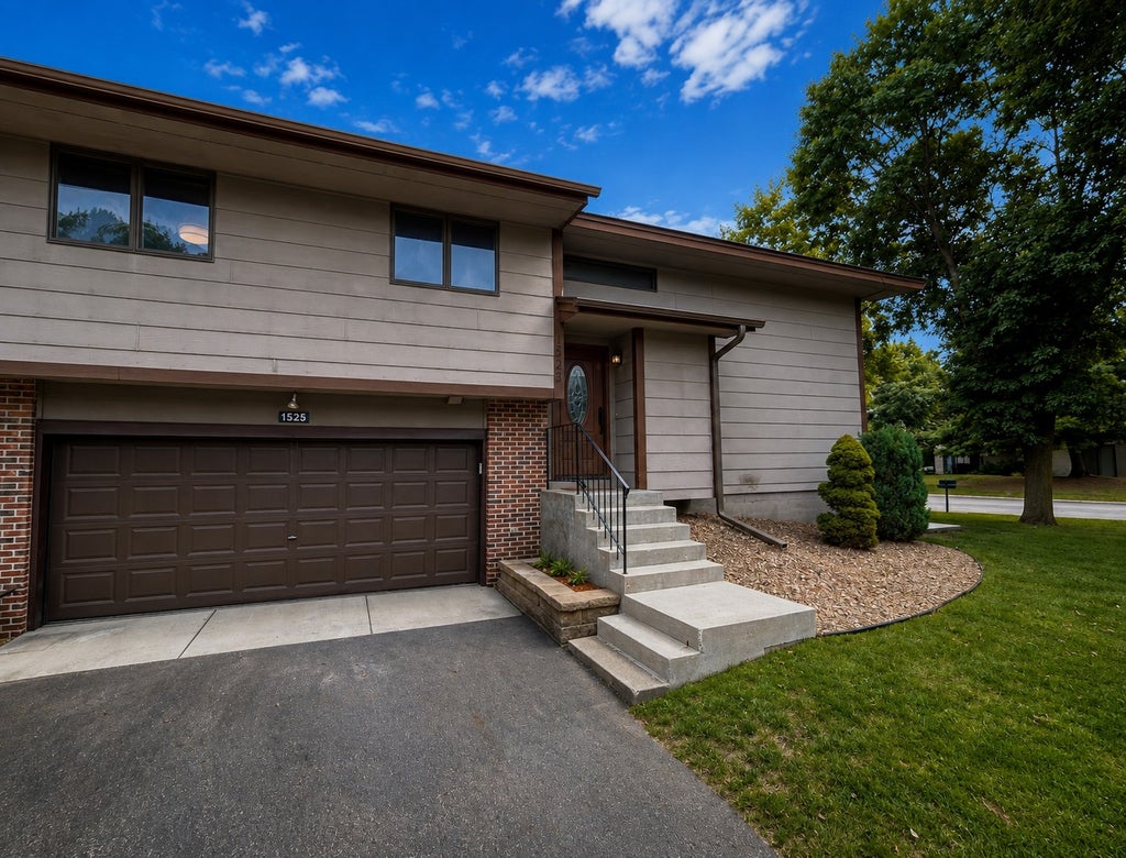 Photo of 1525 Pheasantwood Trail, Northfield, MN 55057 (MLS # 7123578)