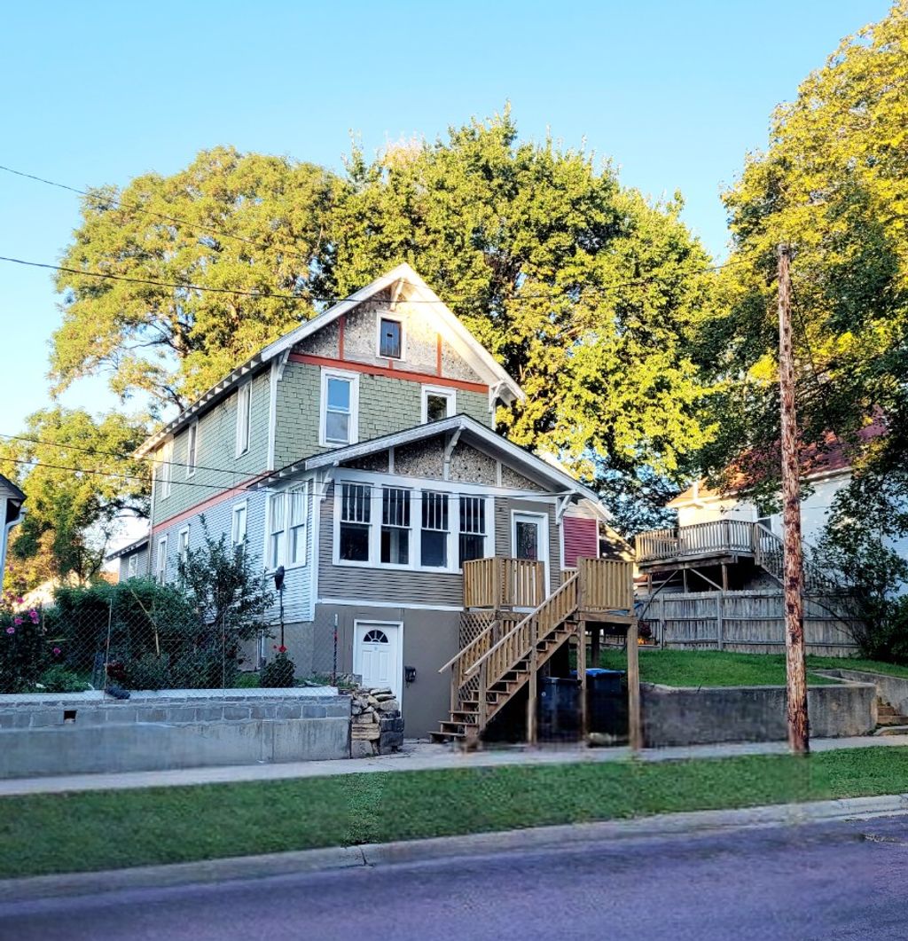 Photo of 322 E Vine Street, Mankato, MN 56001 (MLS # 7020234)