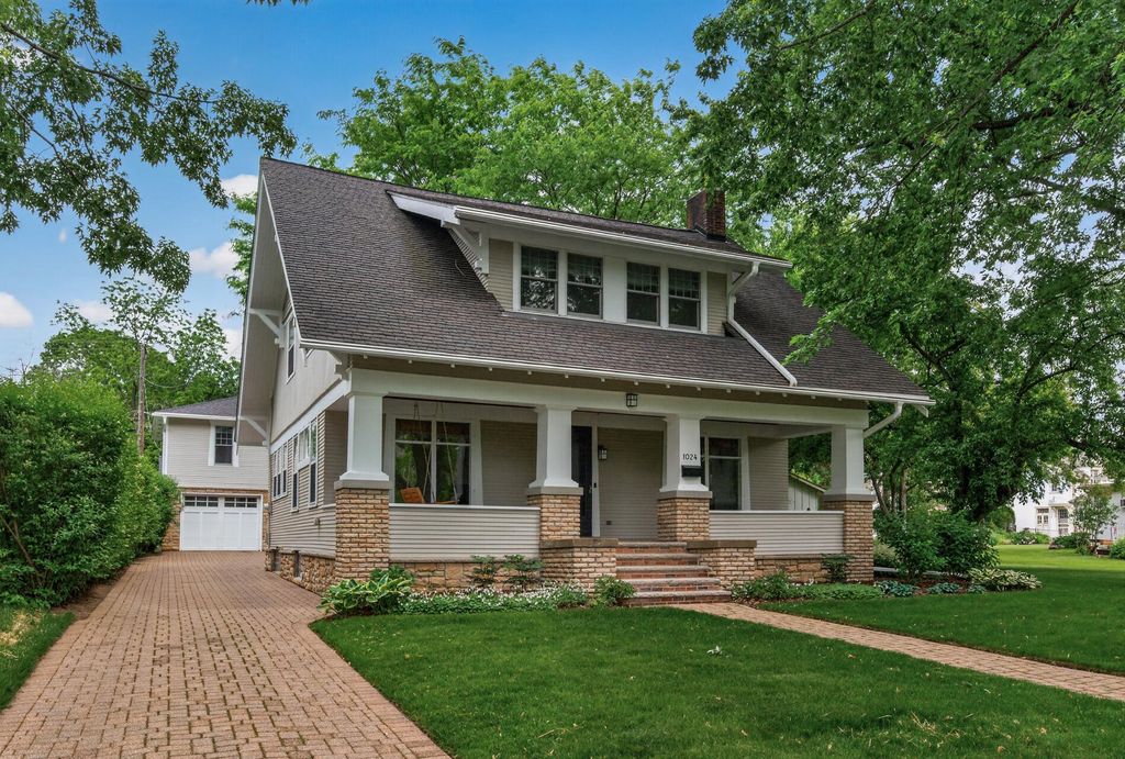 Photo of 1024 3rd Street, Hudson, WI 54016 (MLS # 7086444)