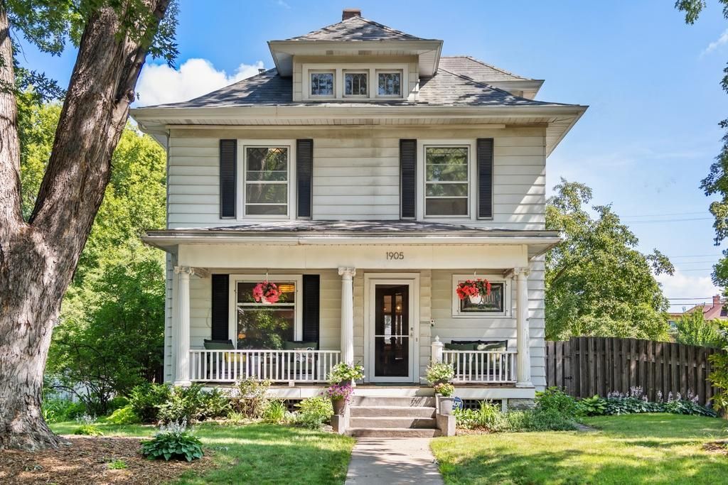 Photo of 1905 Laurel Avenue, Saint Paul, MN 55104 (MLS # 7107662)