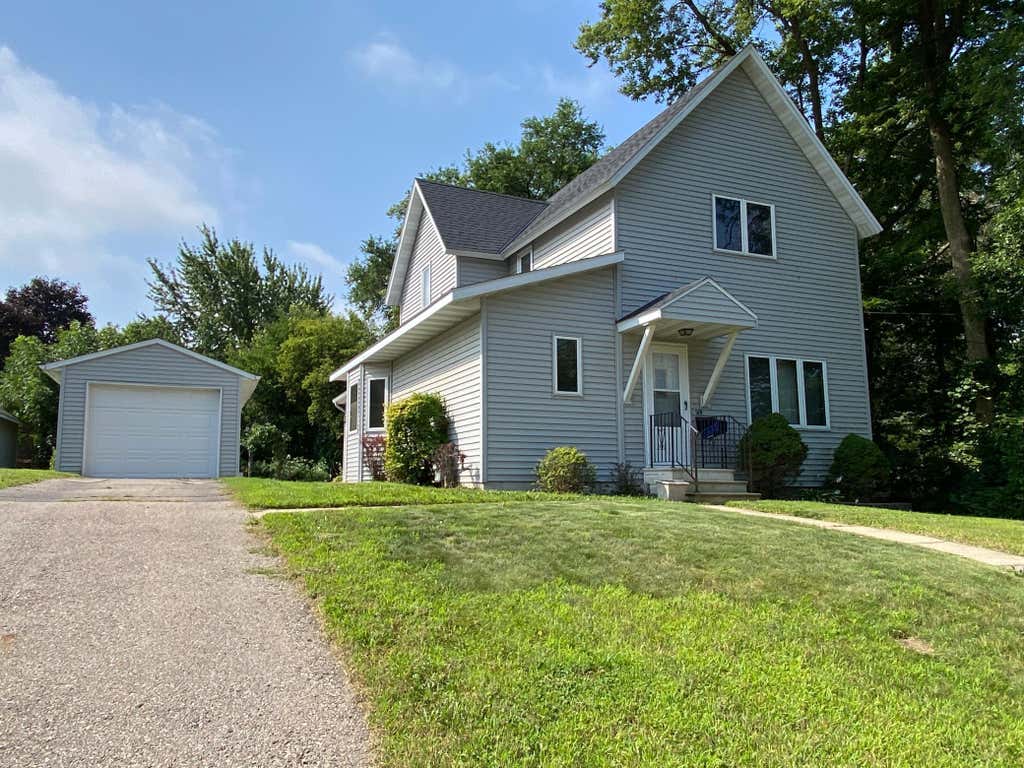 Photo of 919 Abbott Street, Albert Lea, MN 56007 (MLS # 7115956)