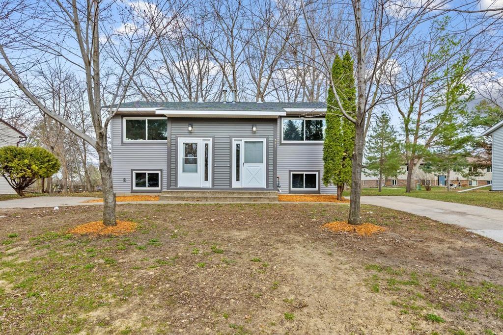 Photo of 571 N Montgomery Avenue, Le Center, MN 56057 (MLS # 7007673)