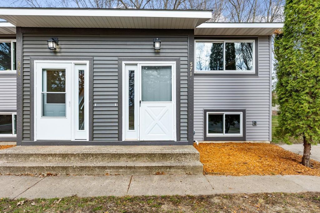 Photo of 571 N Montgomery Avenue, Le Center, MN 56057 (MLS # 7007673)