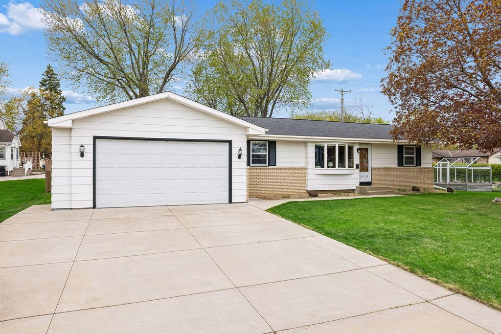 Photo of 5419 50th Avenue N, Crystal, MN 55429 (MLS # 7048342)