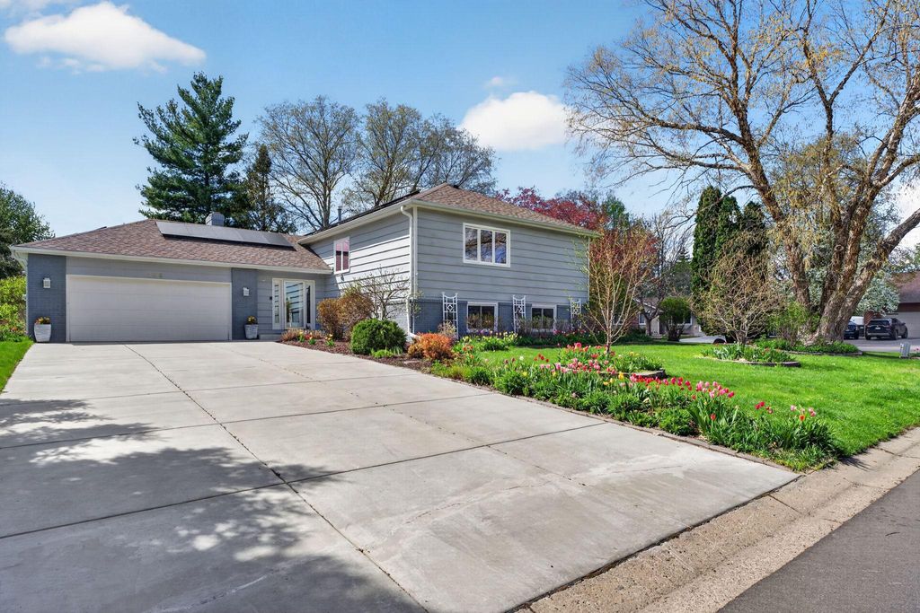 Photo of 798 Sunset Drive, Eagan, MN 55123 (MLS # 7057232)