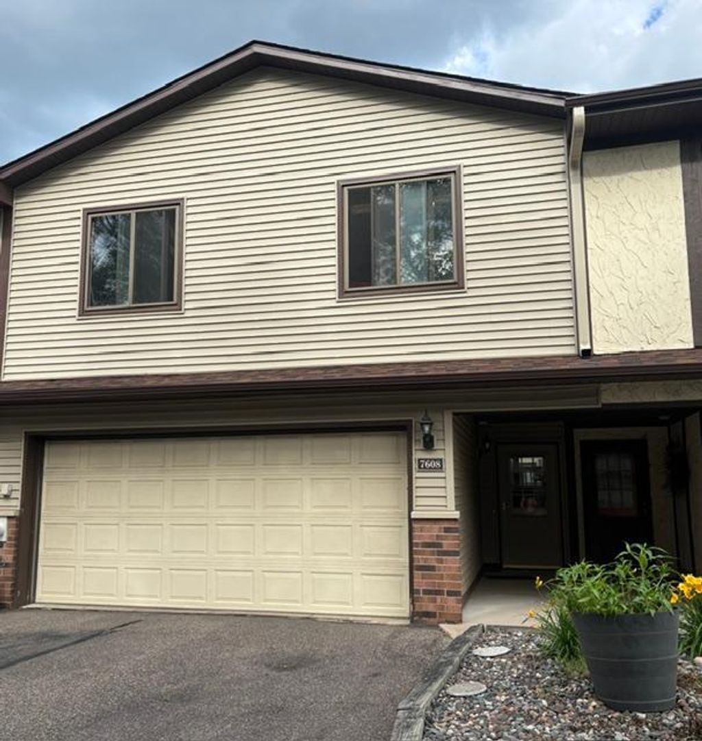 Photo of 7608 Maplebrook Parkway N, Brooklyn Park, MN 55445 (MLS # 7101099)