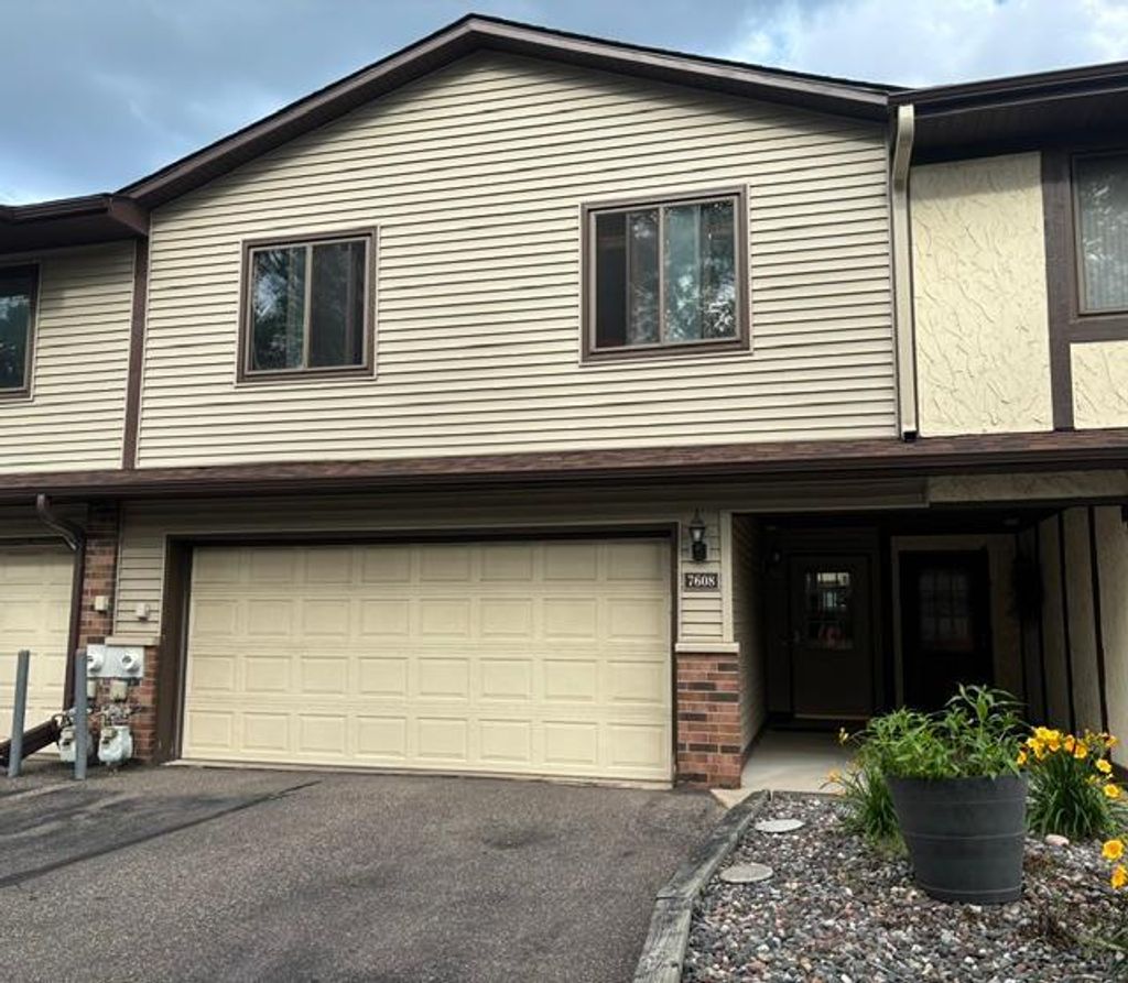Photo of 7608 Maplebrook Parkway N, Brooklyn Park, MN 55445 (MLS # 7101099)