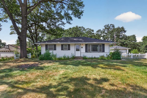 7340 KNOLLWOOD DR, SAINT PAUL, MN 55112 - Image e1ea85ac1f38c7e486d6de86d5cdebd5/2064768064