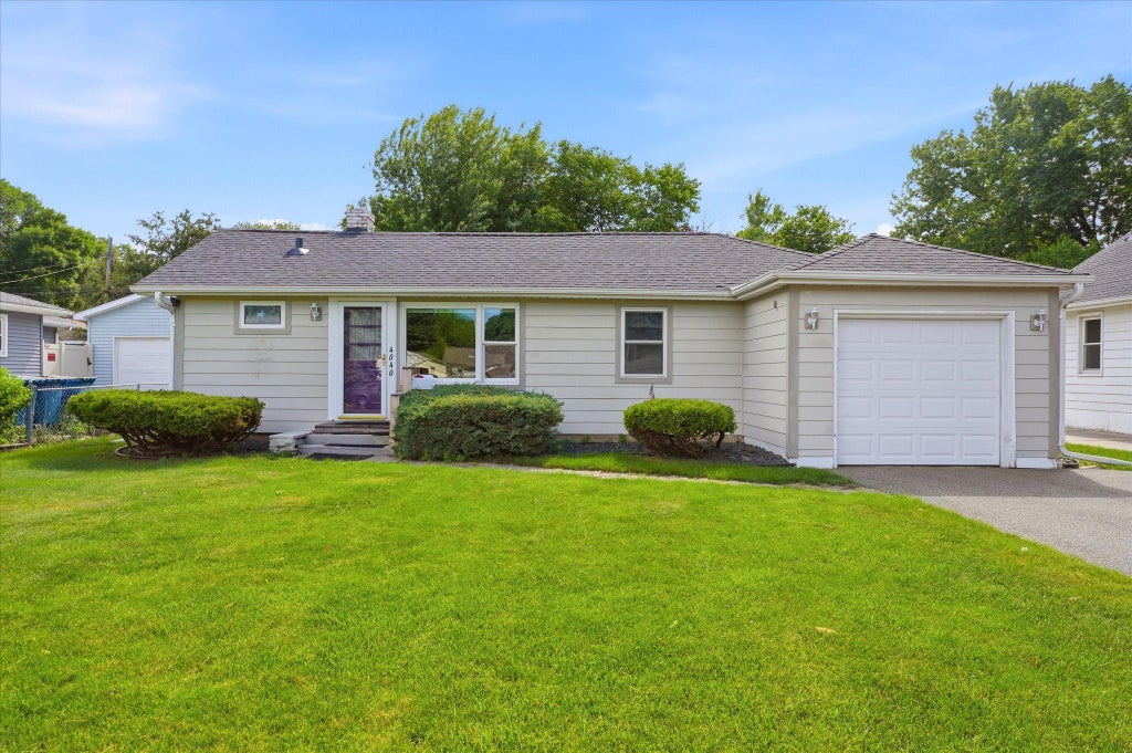 Photo of 4040 Adair Avenue N, Robbinsdale, MN 55422 (MLS # 7093504)