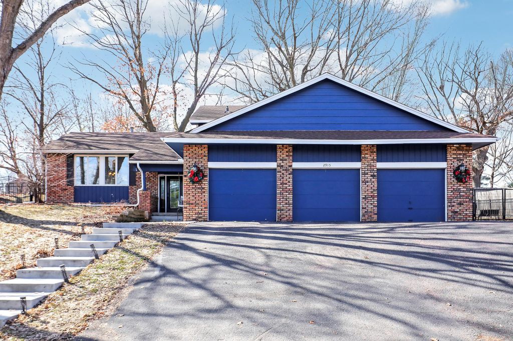 Photo of 2915 Alvarado Lane N, Plymouth, MN 55447 (MLS # 7017407)