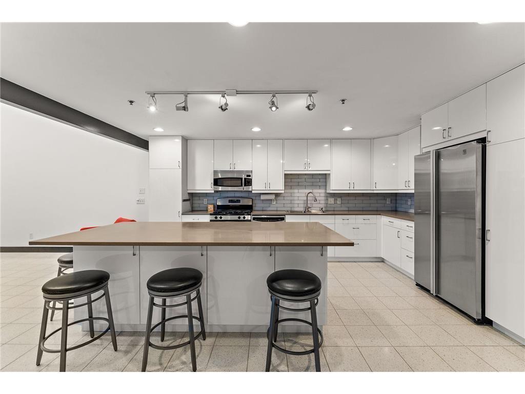 214 4th Street E 213