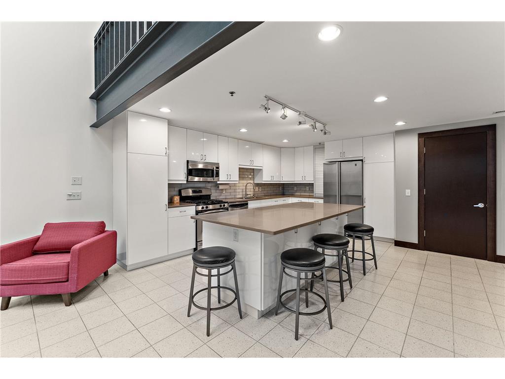 214 4th Street E 213