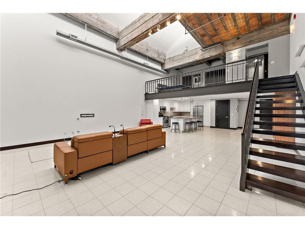 214 4th Street E 213