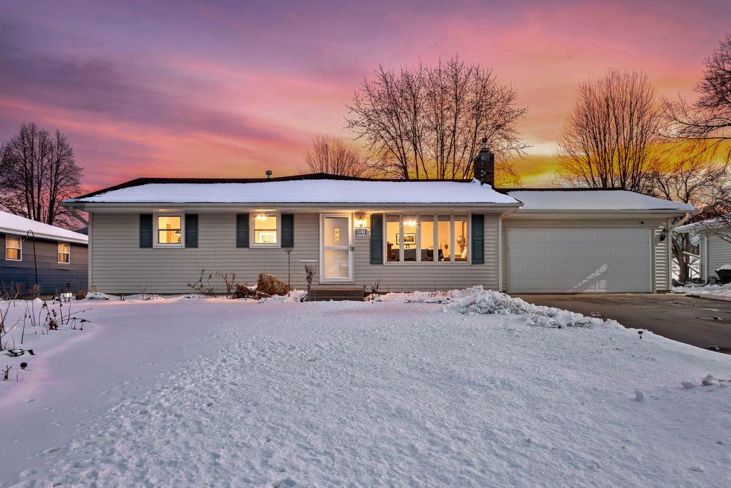 Photo of 951 Swift Street S, Shakopee, MN 55379 (MLS # 7024961)