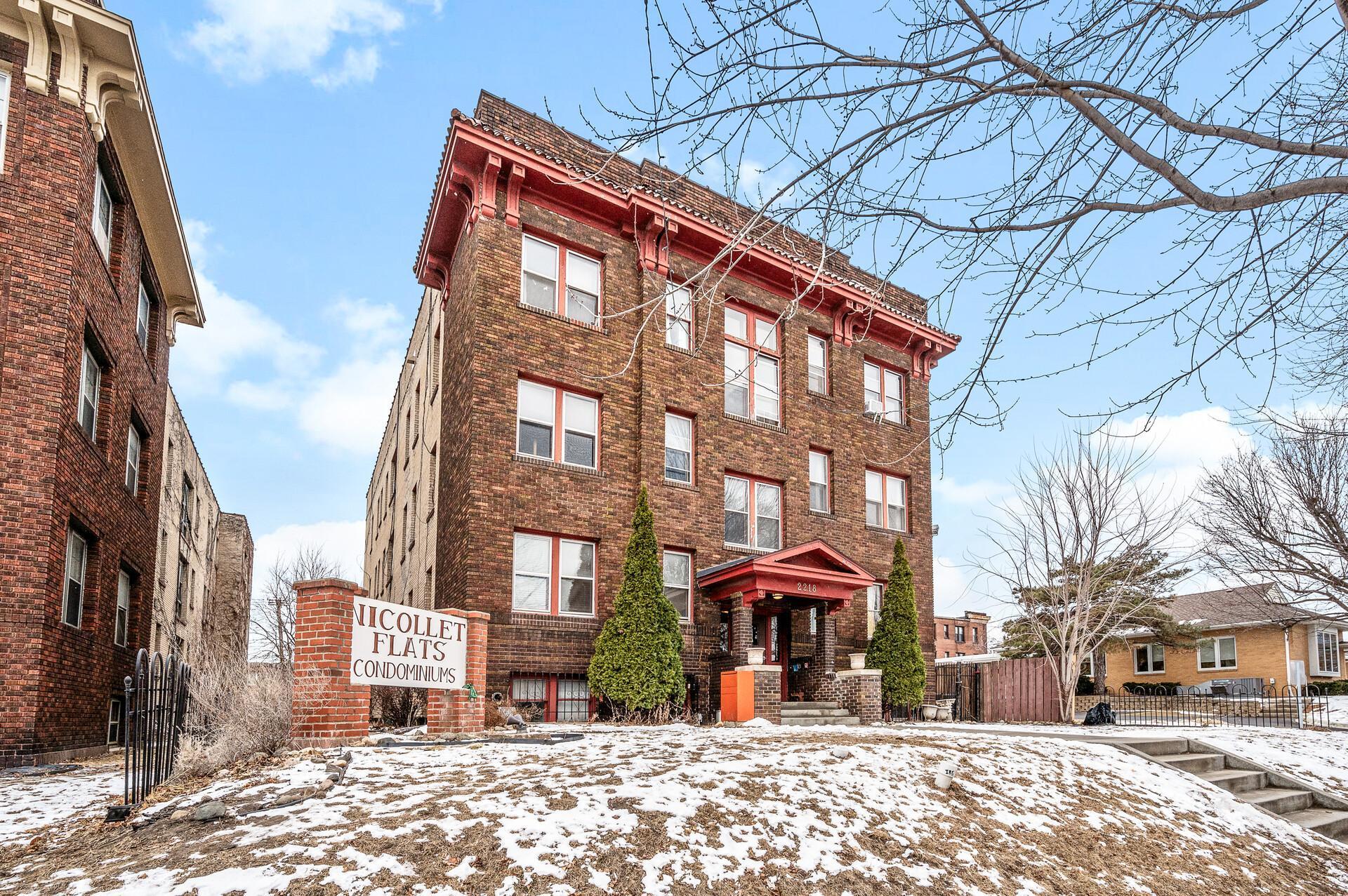 2218 Nicollet Avenue 23