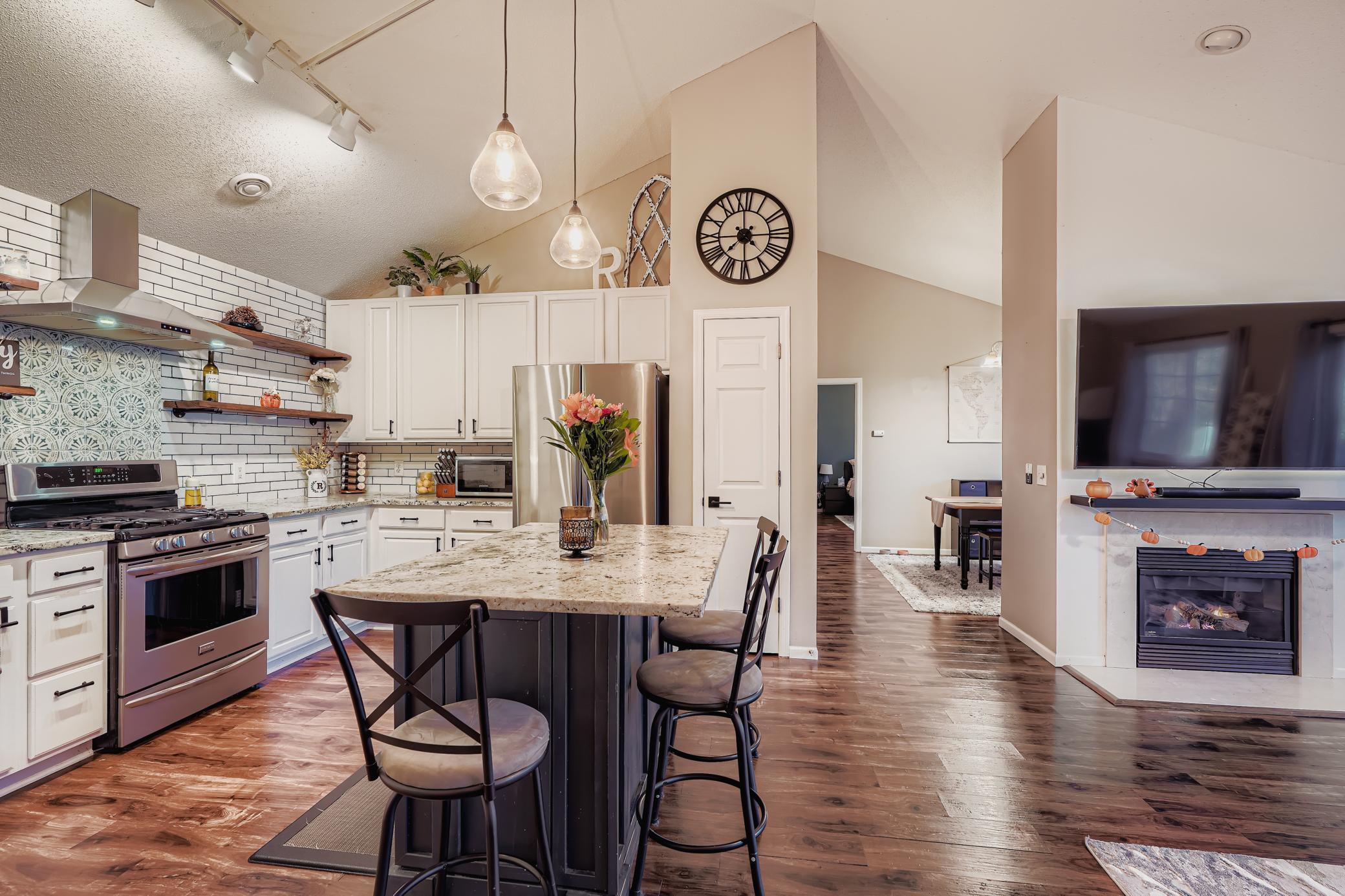 6887 Folkestone Road 712