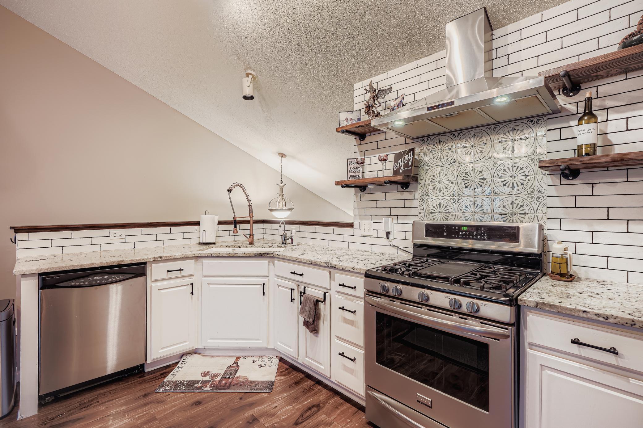 6887 Folkestone Road 712