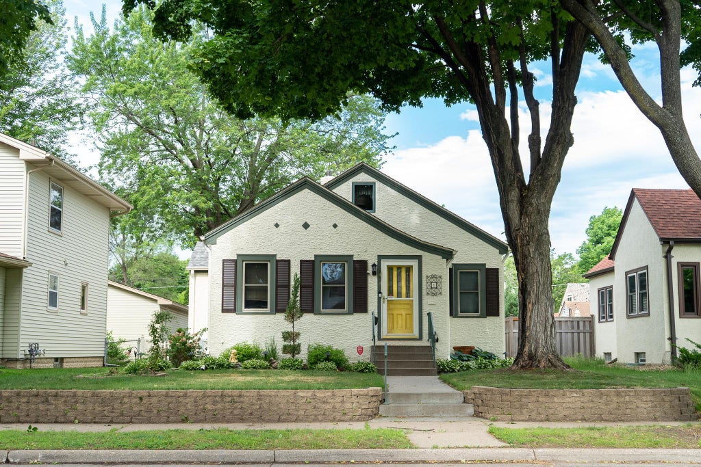Photo of 4425 Knox Avenue N, Minneapolis, MN 55412 (MLS # 7077196)