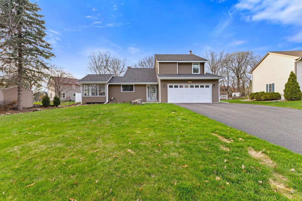 Photo of 1308 Rushmore Drive, Burnsville, MN 55306 (MLS # 7054221)