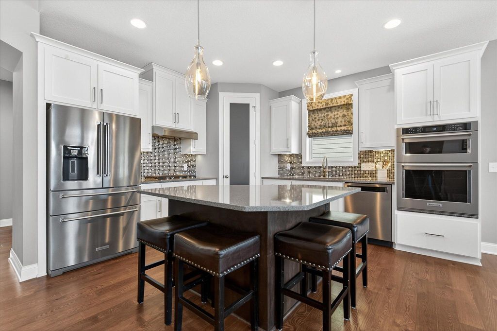 Photo of 15623 Eddington Way, Apple Valley, MN 55124 (MLS # 7005930)