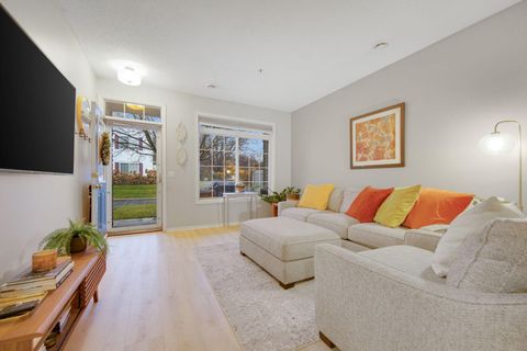 739 Maple Hills Drive I Maplewood MN 55117