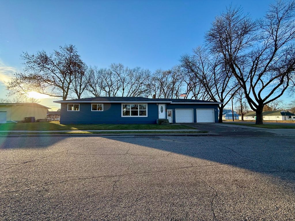 Photo of 203 8th Street SE, Barnesville, MN 56514 (MLS # 6823715)